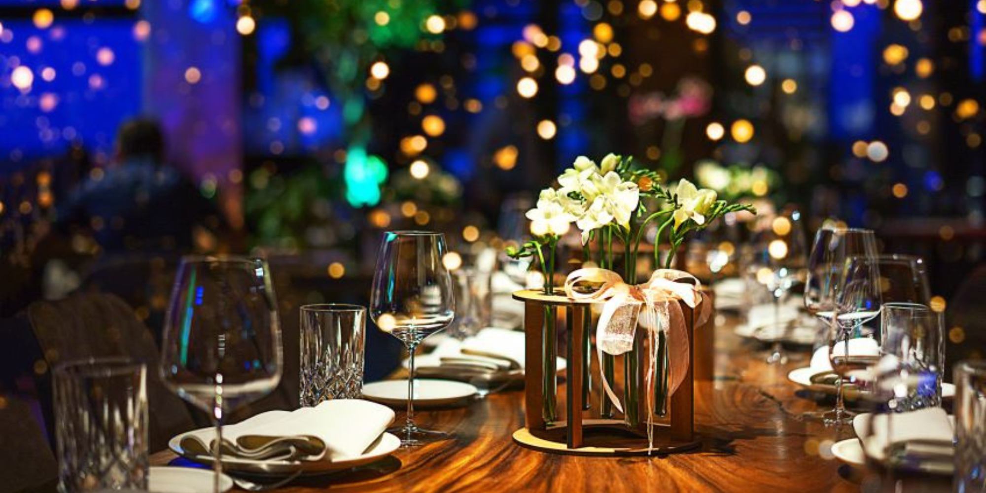 How to Elevate Your Next Dinner Party with Luxe Table Styling Tips