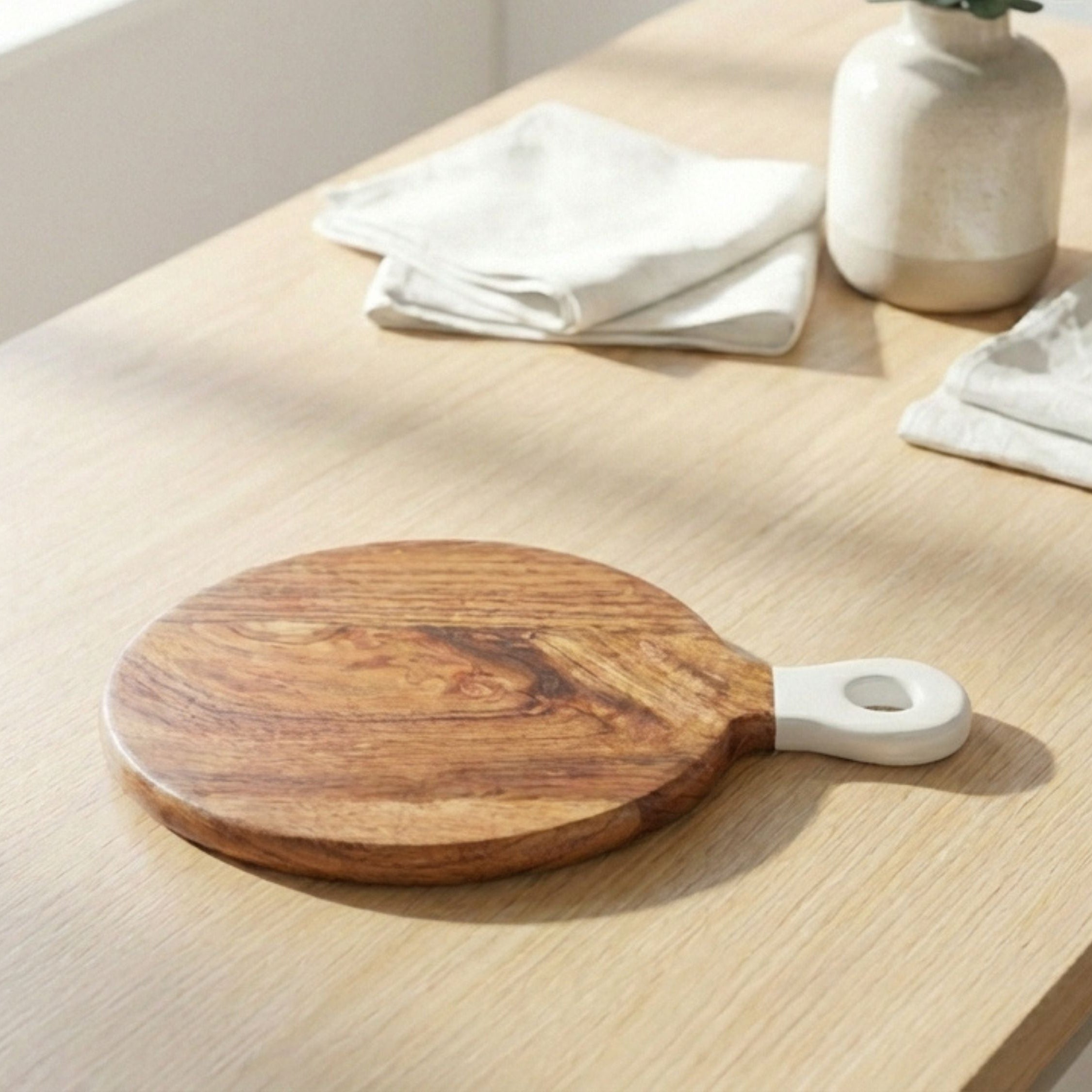 Round Small Board with White Enamel Handle