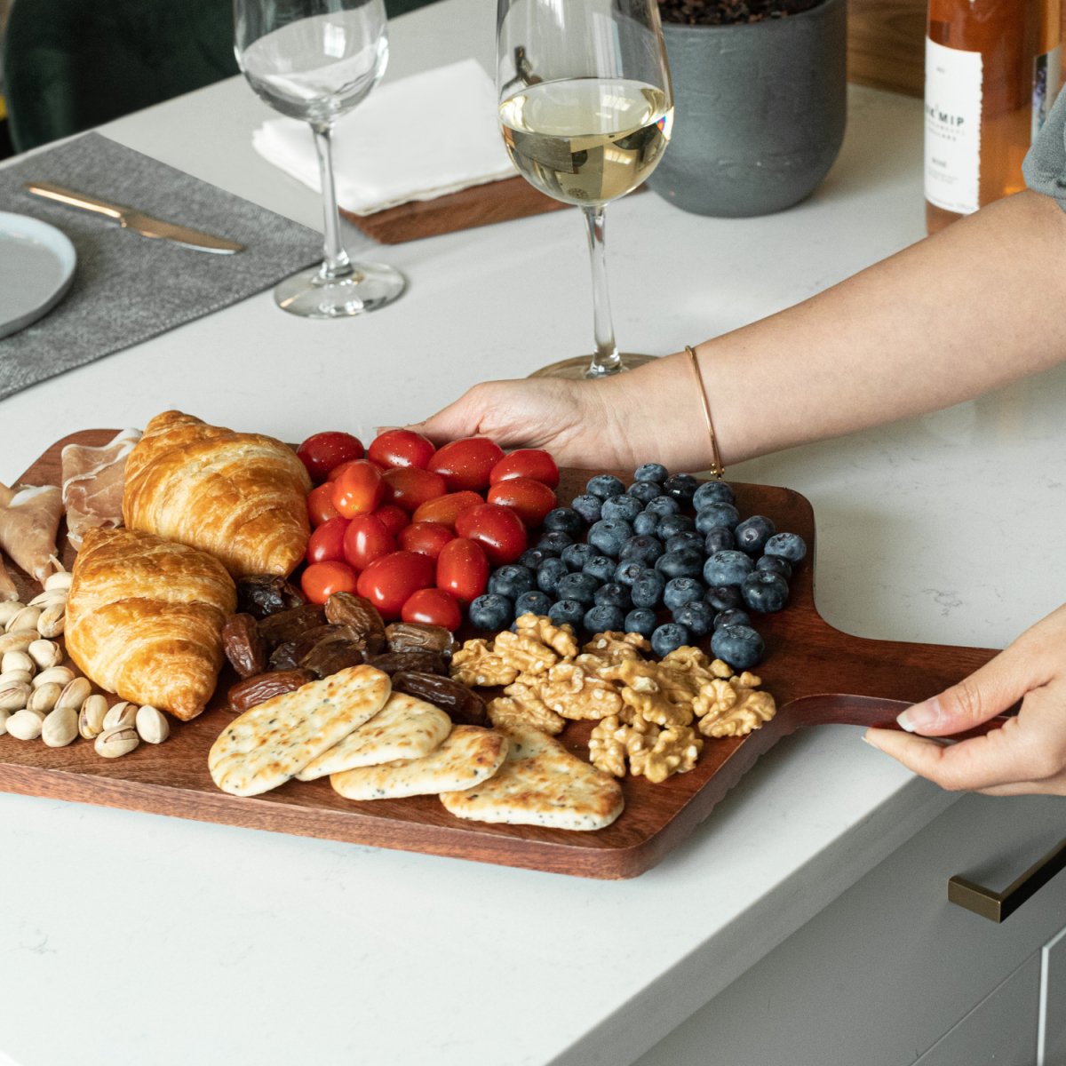 Large wooden board with engraved lines_serving - Aesthetic Living