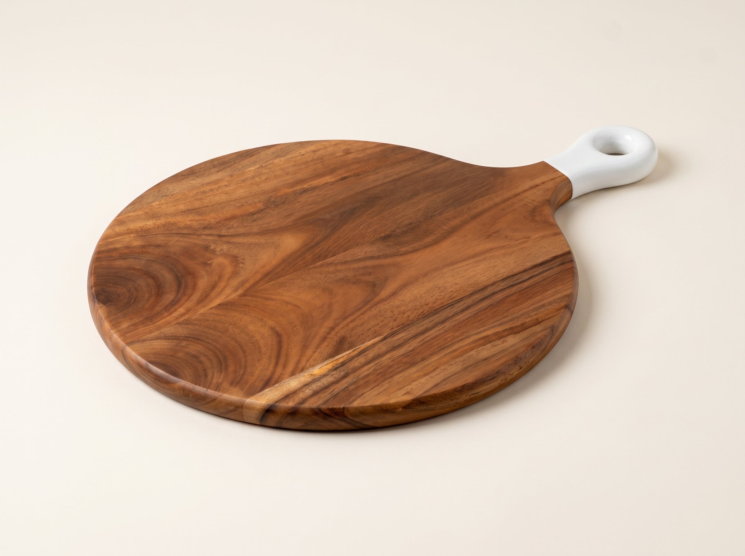 Round Medium Board with White Enamel Handle