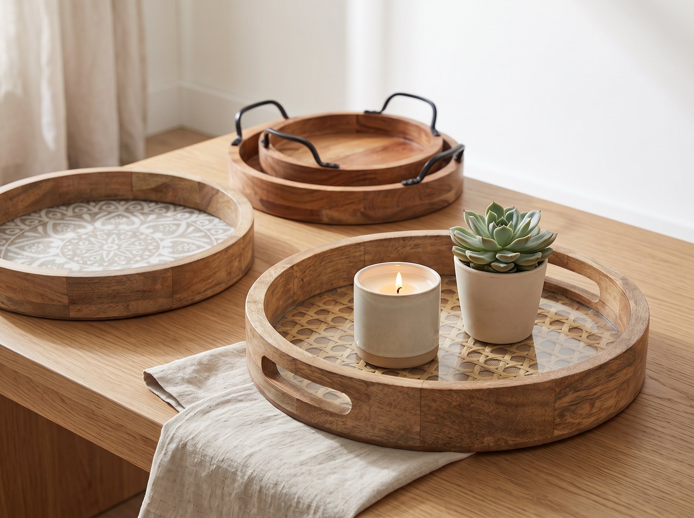 Round Tray with Rattan Mat